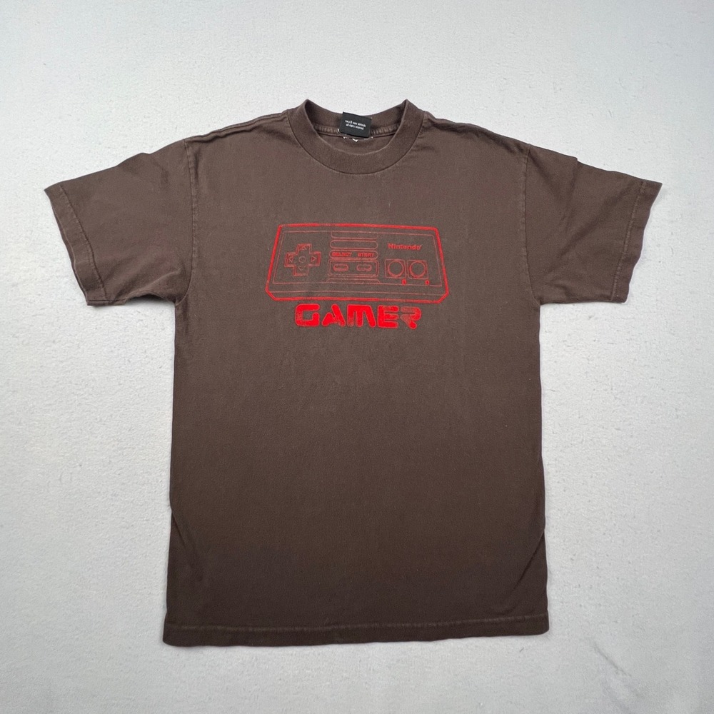 Nintendo Graphic T-Shirt Mens M Brown NES Controller Retro Gamer 2006 Vintage